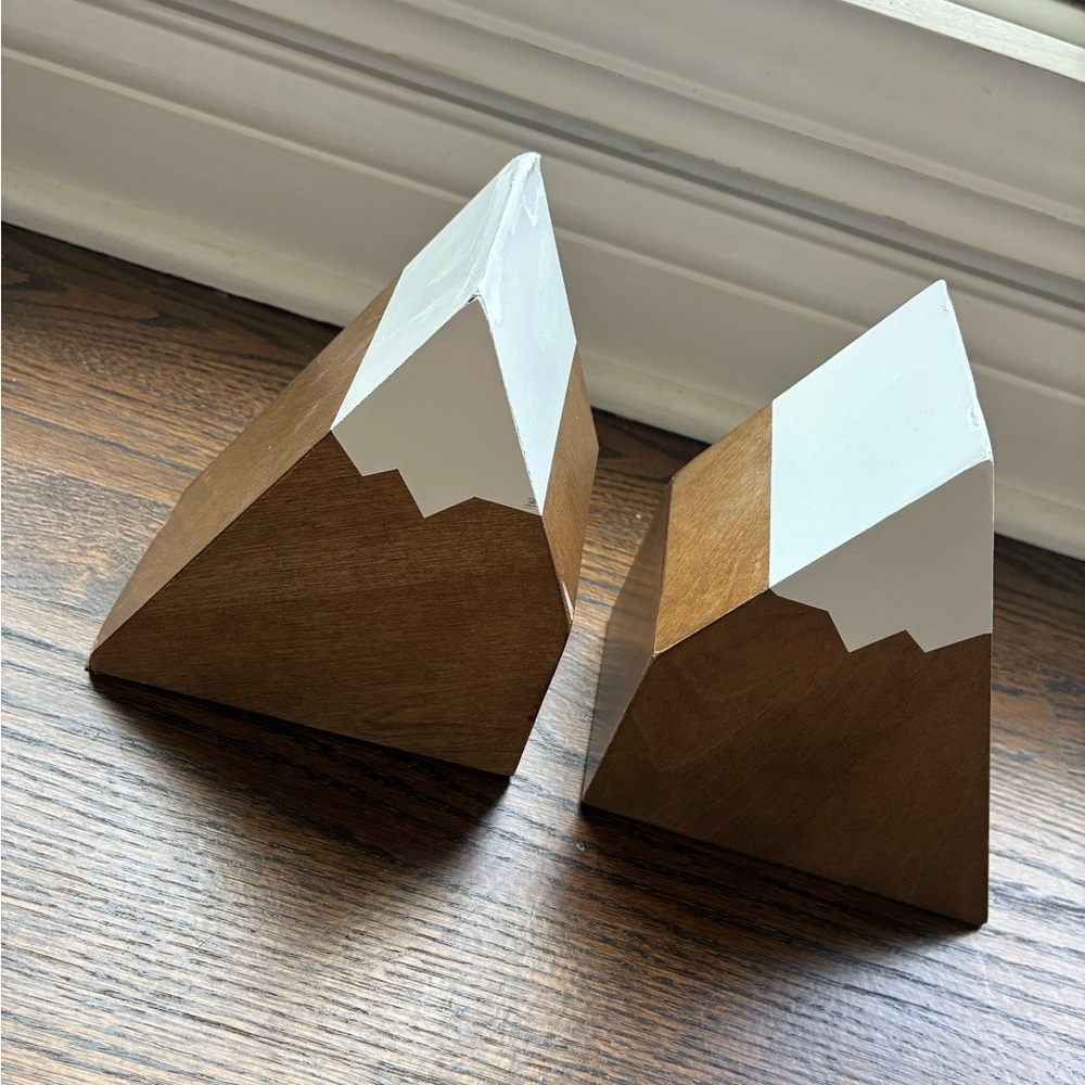 Mountain Book Ends